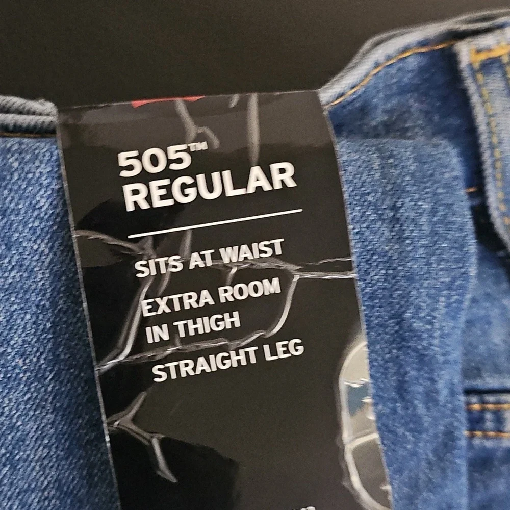Levi's 505 Men's Regular Sits at Waist Extra Room In Thigh Straight Leg 42X34